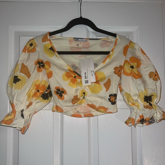 Zara Tops - NWT Floral Print Top